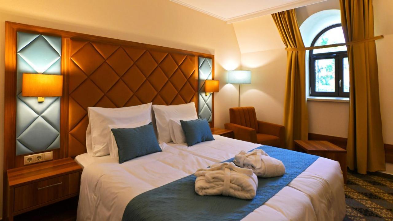 Wellness Hotel Gyula Bagian luar foto